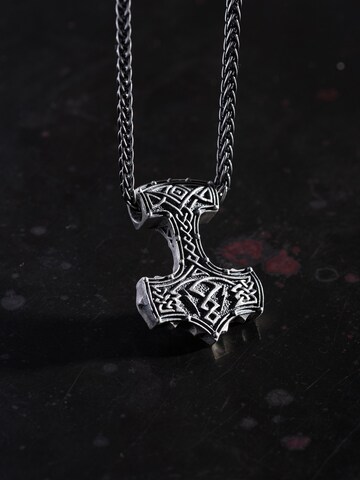 Brelocuri 'MJOLNIR' de la REYTEL pe argintiu