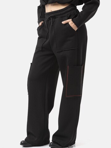 CIPO & BAXX Loose fit Pants 'WR154' in Black: front