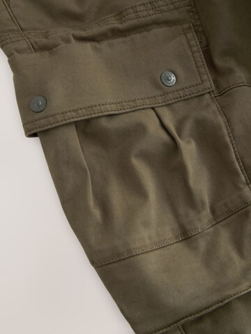 Next - regular Pantalón cargo en verde