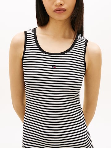 Tommy Jeans Šaty 'ESSENTIAL' – černá