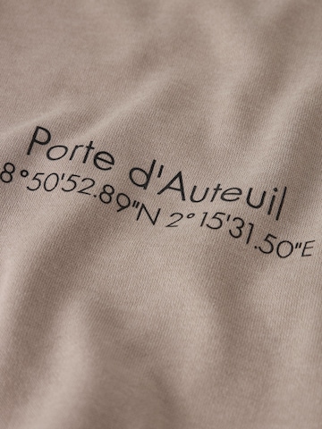 TWO SOON Sweatshirt in Brown