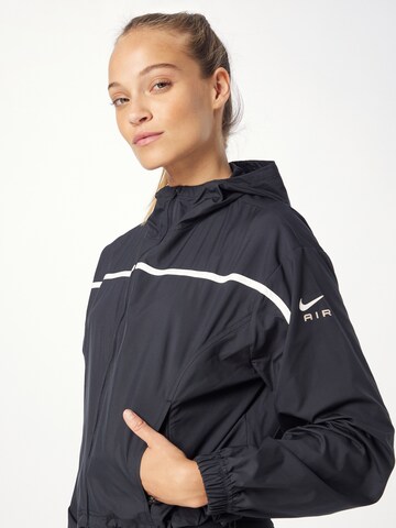 NIKE Sportjacke in Schwarz