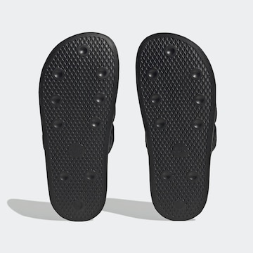 ADIDAS ORIGINALS - Zapatos abiertos 'Adilette Essential' en negro