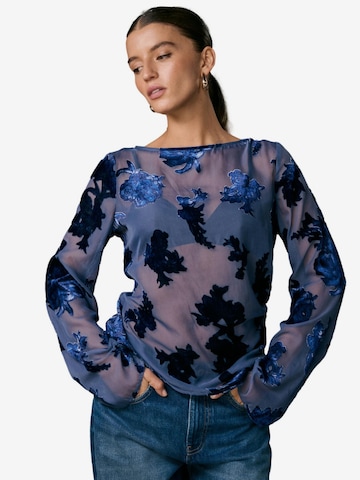 Next Pusero värissä musta: etupuoli