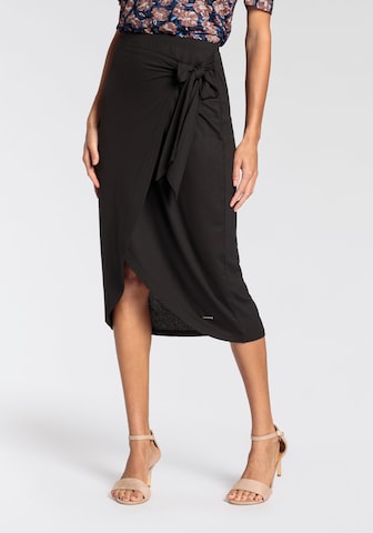 LAURA SCOTT Skirt in Black: front