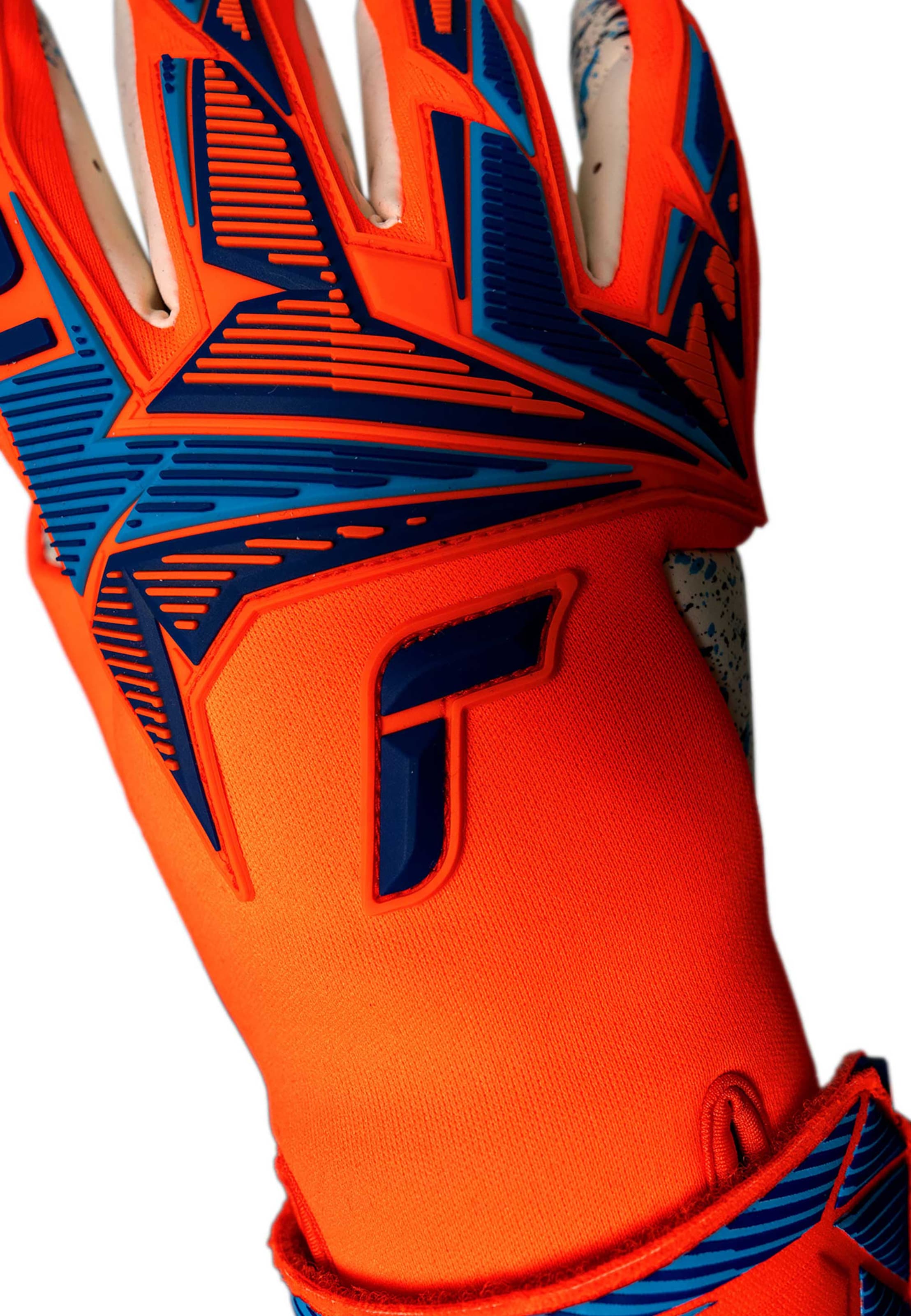 REUSCH Sports gloves 'Attrakt Freegel Fusion' in Blue