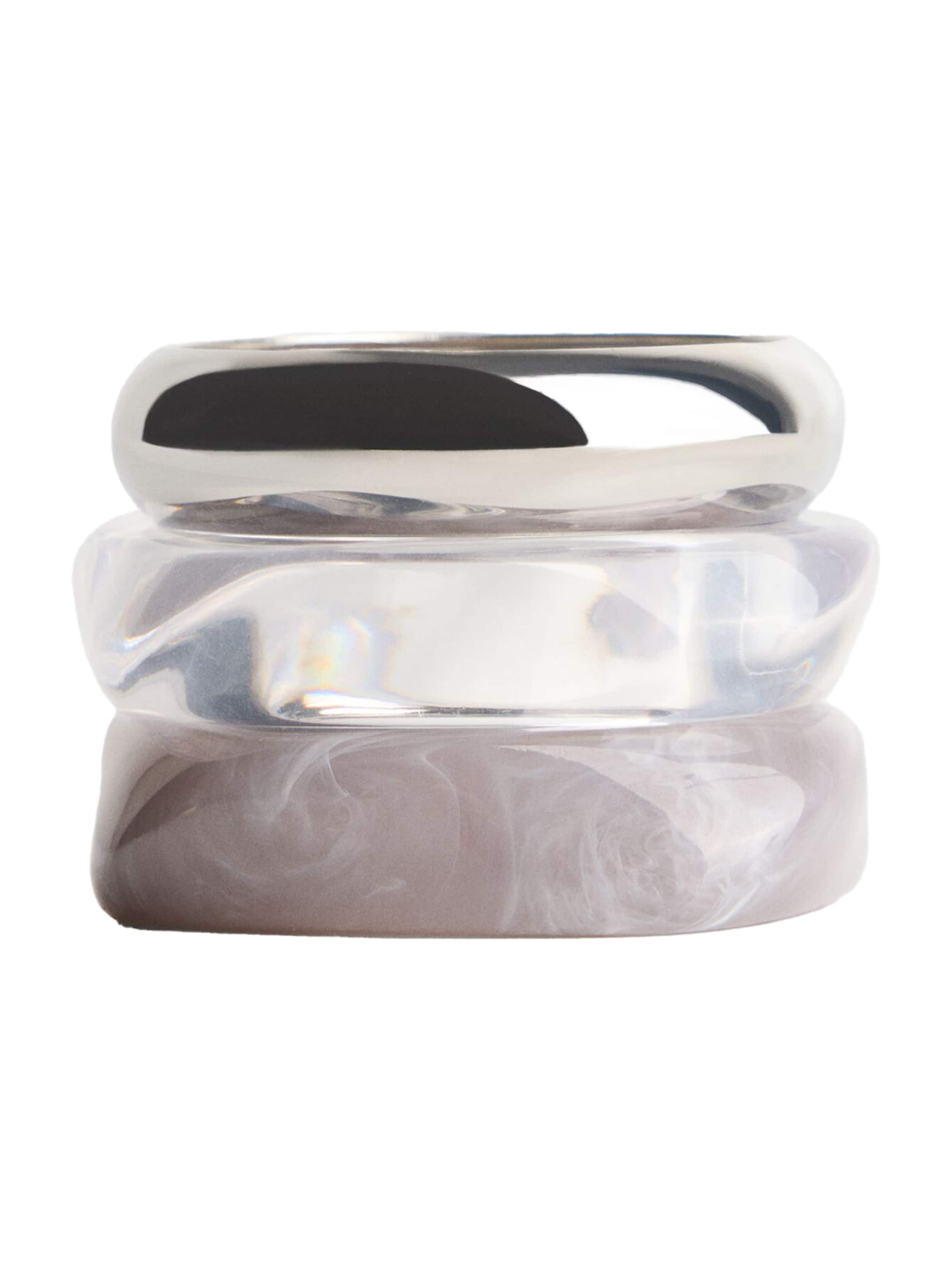 Bershka Rannekoru värissä kulta: etupuoli