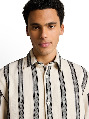 Comfort Fit Cămașă de la TOM TAILOR DENIM pe alb