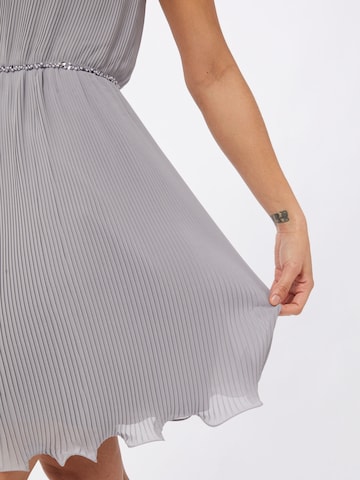 Rochie de cocktail de la Laona pe albastru