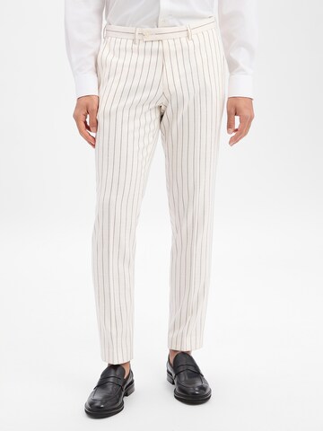 Finshley & Harding London Slim fit Trousers with creases in White: front