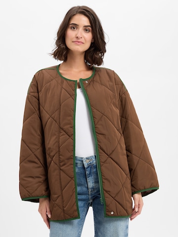 AMERICAN VINTAGE Tussenjas 'Vowbay' in Bruin: voorkant