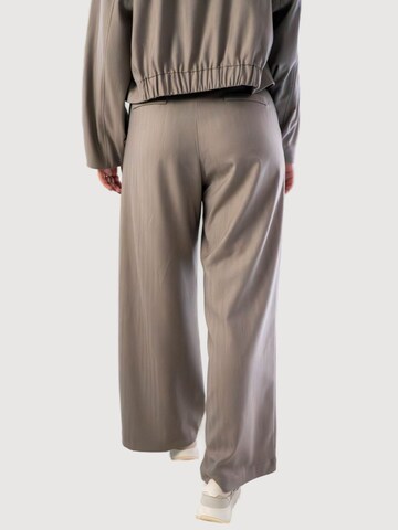 WEARABLE STORIES Wide Leg Bundfaltenhose 'Joy' in Grau