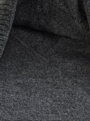 Next Strikkjole i grå