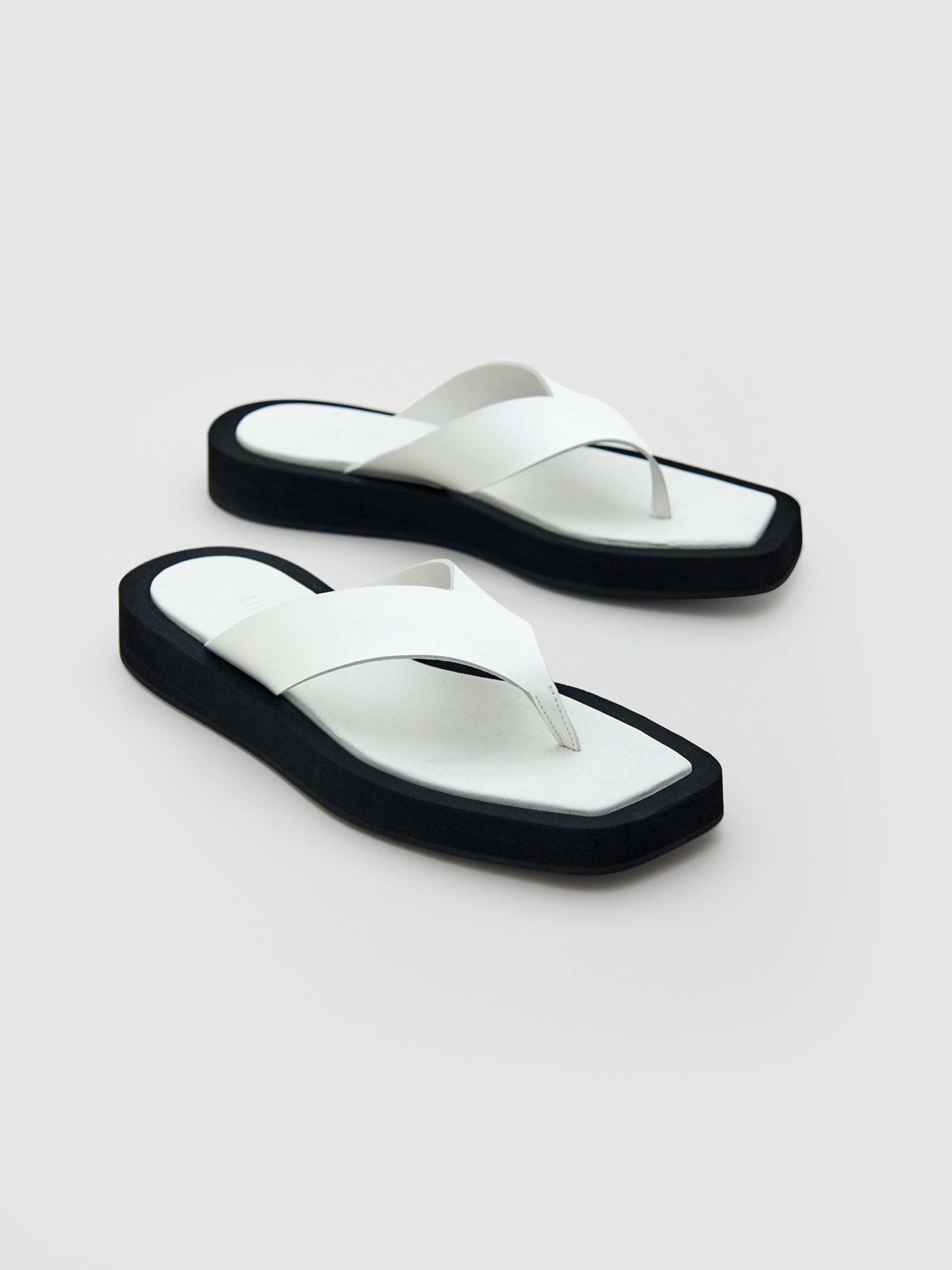 EDITED Produkte Zehentrenner 'Keana' creme