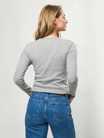U.S. POLO ASSN. Top ' UWCarlotte ' – šedá