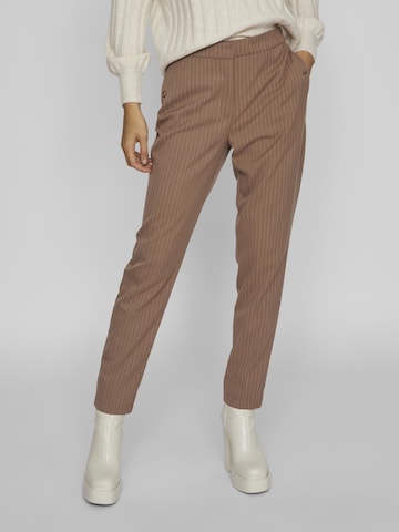 VILA Regular Trousers with creases 'STRIKER' in Brown: front