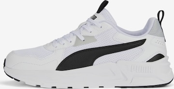 Baskets basses PUMA en blanc : devant