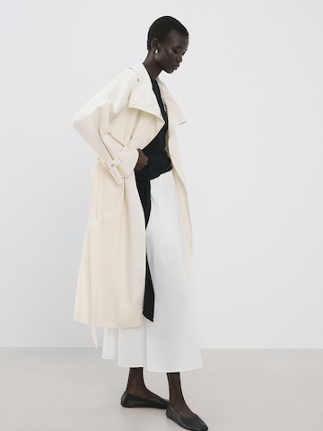 Gonna 'NEWCRETA' di MANGO in bianco