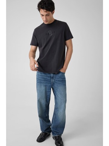 GUESS T-Shirt in Schwarz: Vorderseite
