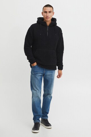 11 Project Pullover in Schwarz