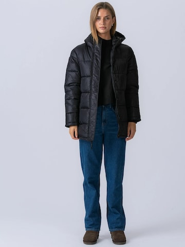 Veste d’hiver ' Long Puffer ' TEESHOPPEN en noir