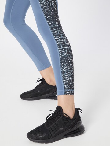 Skinny Pantaloni sportivi di Reebok in blu