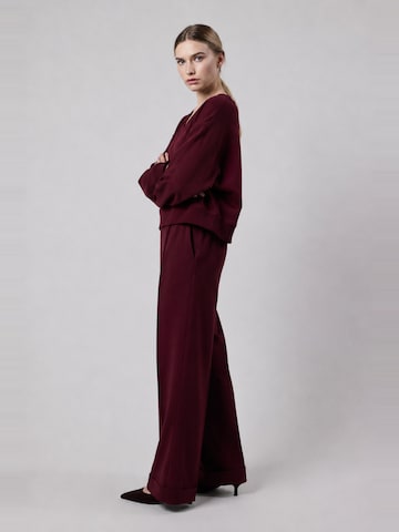 OWN Off With NatureLoosefit Hlače 'Pantalone Palazzo con Risvolto in Interlock Burgundy' - crvena boja