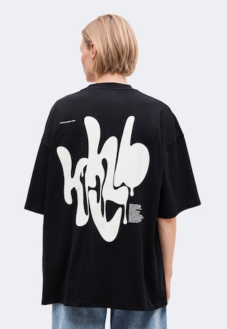 Karo Kauer - Camiseta talla grande en negro: frente