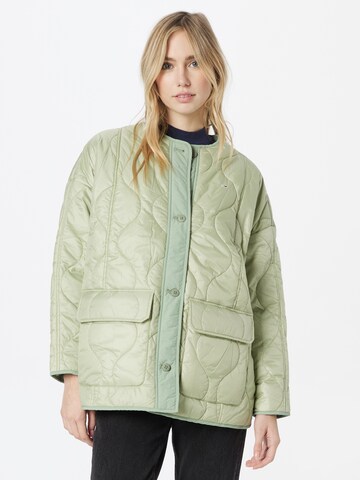 Veste mi-saison Tommy Jeans en vert : devant