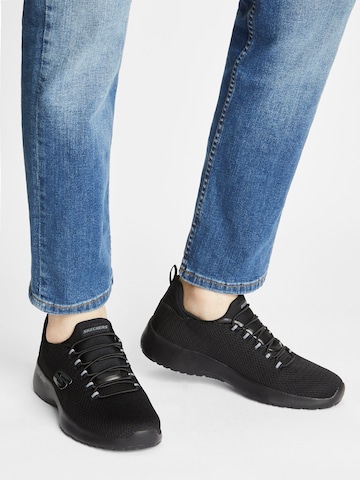 Sneaker low 'DYNAMIGHT' de la SKECHERS pe negru: față