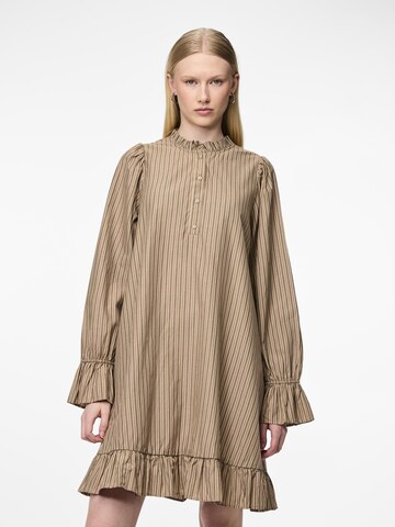 Robe 'ASSRA' PIECES en marron : devant