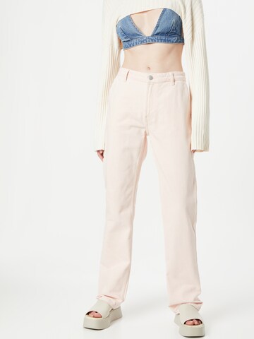 Monki Regular Jeans in Pink: front