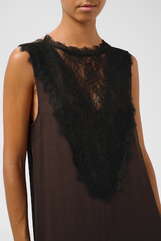 SOAKED IN LUXURY - Vestido em castanho