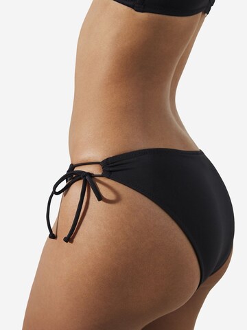 Penti Bikini nadrágok - fekete