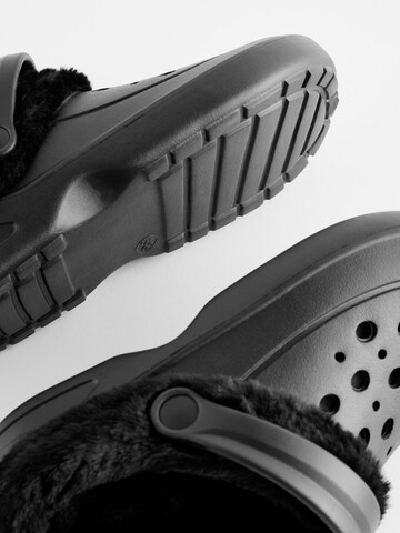 Next Clogs in Schwarz