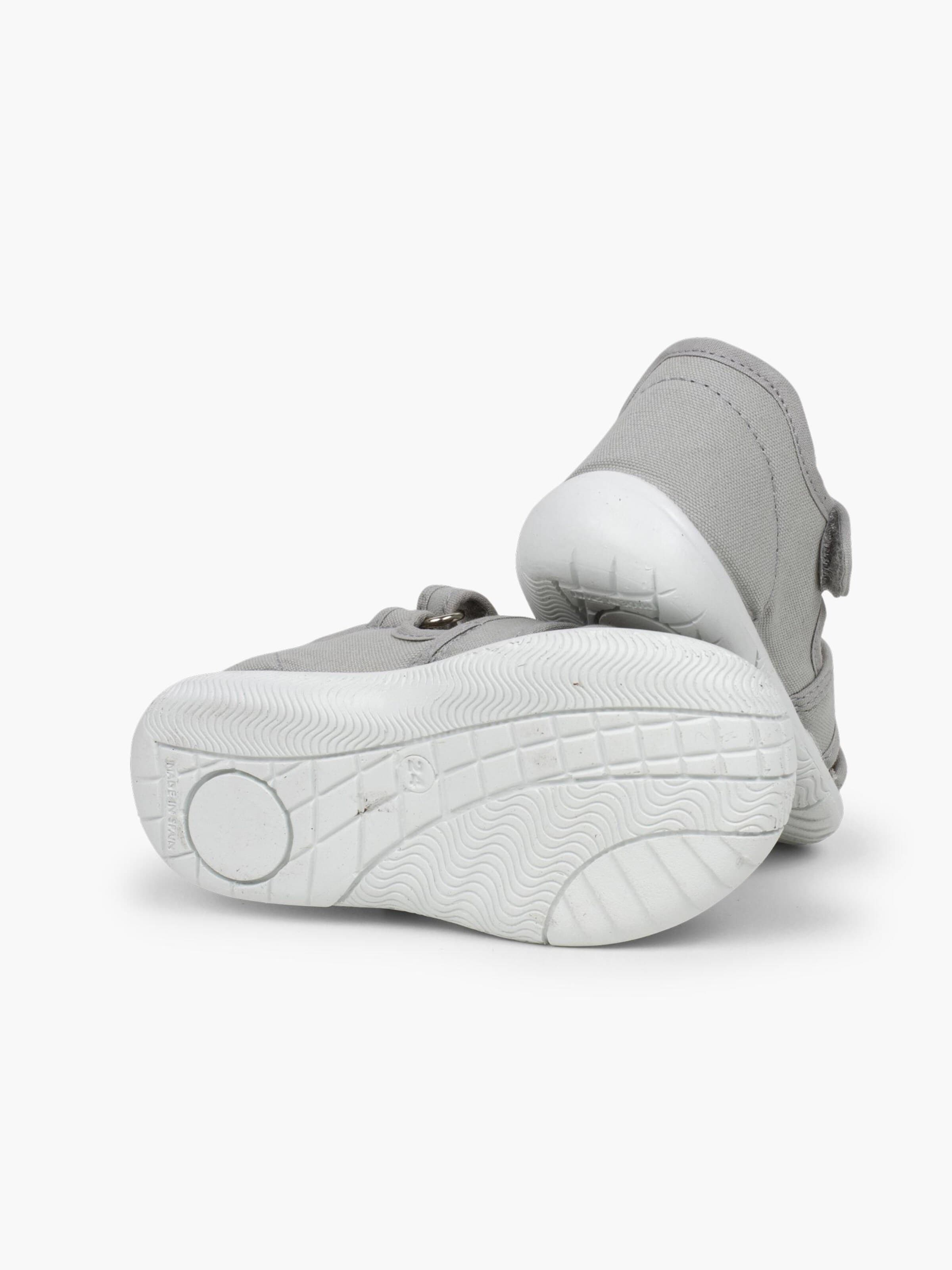 Pisamonas First-Step Shoes in Grey