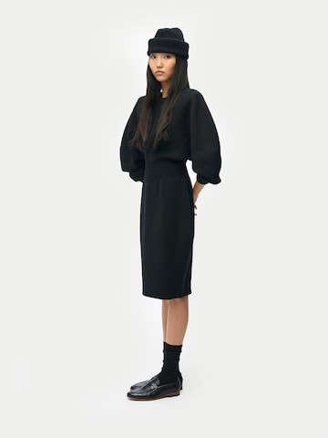 GOBI Cashmere Kleid 'Cashmere Sculptural Dress'‌‌‌‌‌ in Schwarz