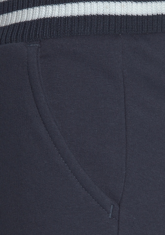 BUFFALO Regular Sweatshorts 'LM' in Blau