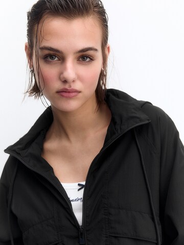 Veste mi-saison Pull&Bear en noir