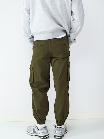 BALMOHK Tapered Gargohousut värissä vihreä