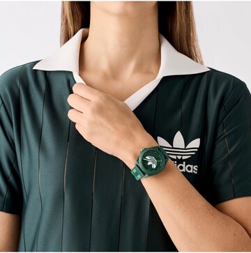 ADIDAS ORIGINALS Uhr in Grün