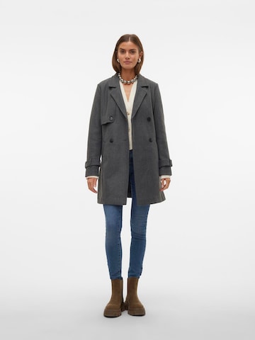 VERO MODA - Abrigo de entretiempo 'Popamy' en gris