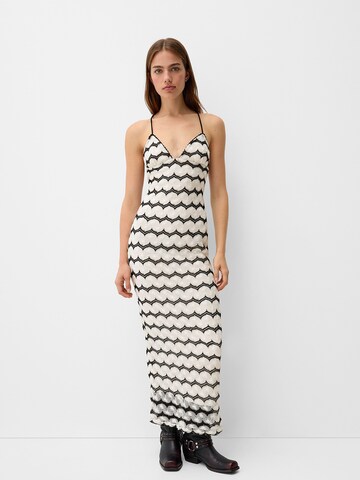 Abito in maglia di Bershka in bianco: frontale