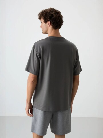 Tommy Life T-Shirts in Grau