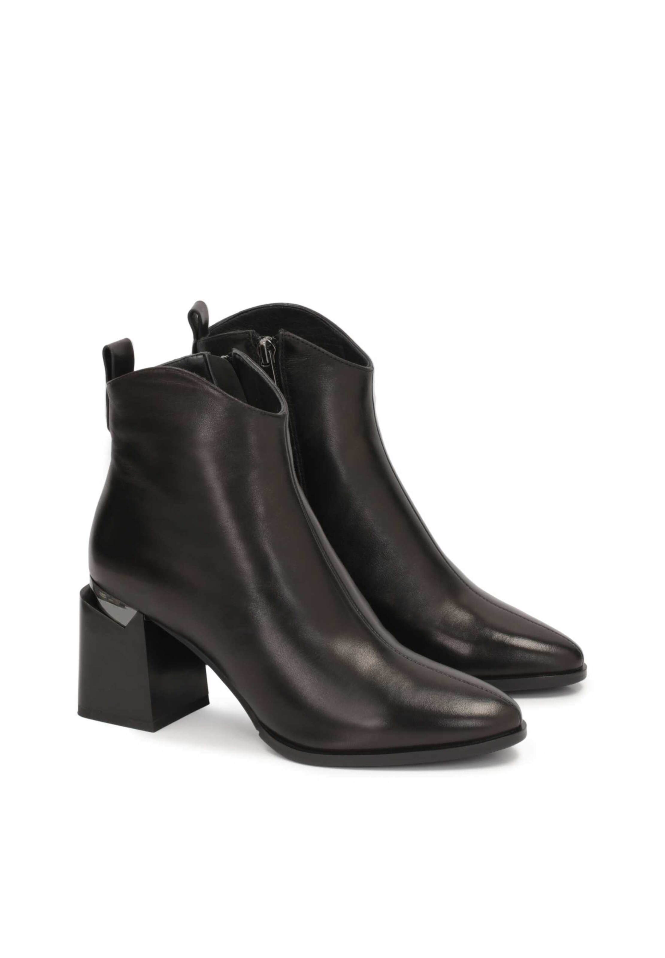 Ankle boots di Kazar in nero