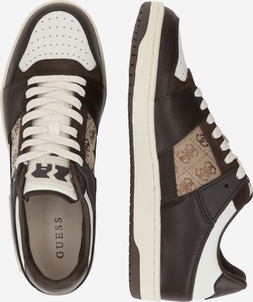 Sneaker low 'Sava' de la GUESS pe maro