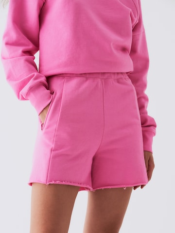 RÆRE by Lorena Rae Loose fit Pants 'Enie' in Pink: front