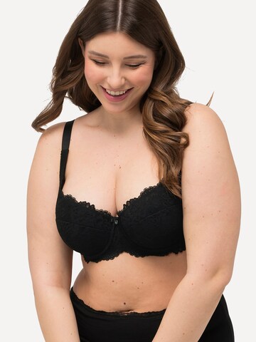 T-shirt Reggiseno di Ulla Popken in nero