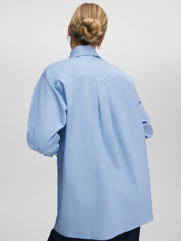 ABOUT YOU x Marie von Behrens Blouse 'Gemma' in Blue