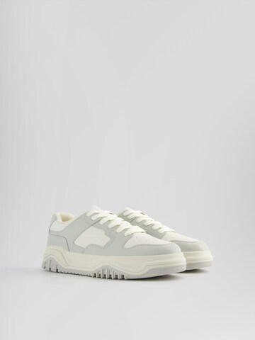 Bershka Sneaker low i grå